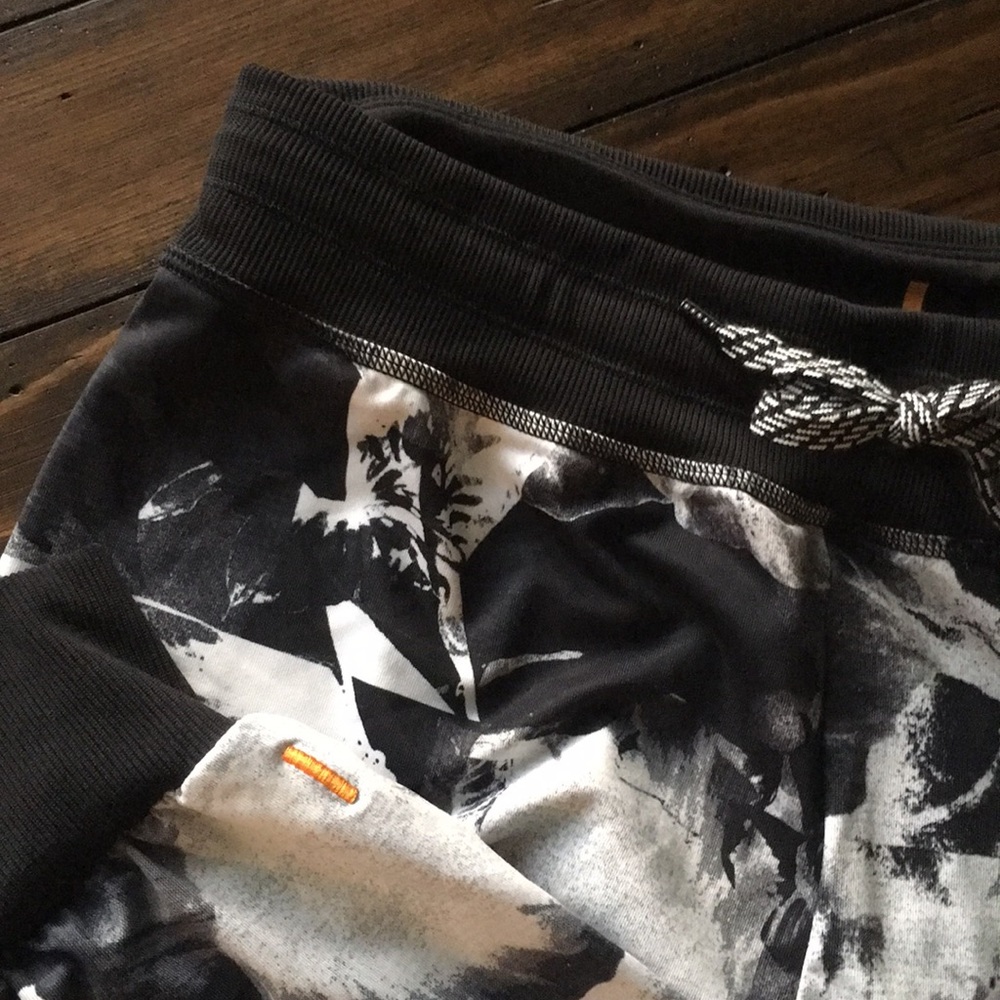 Lucy Leggings 💜💙 Size M